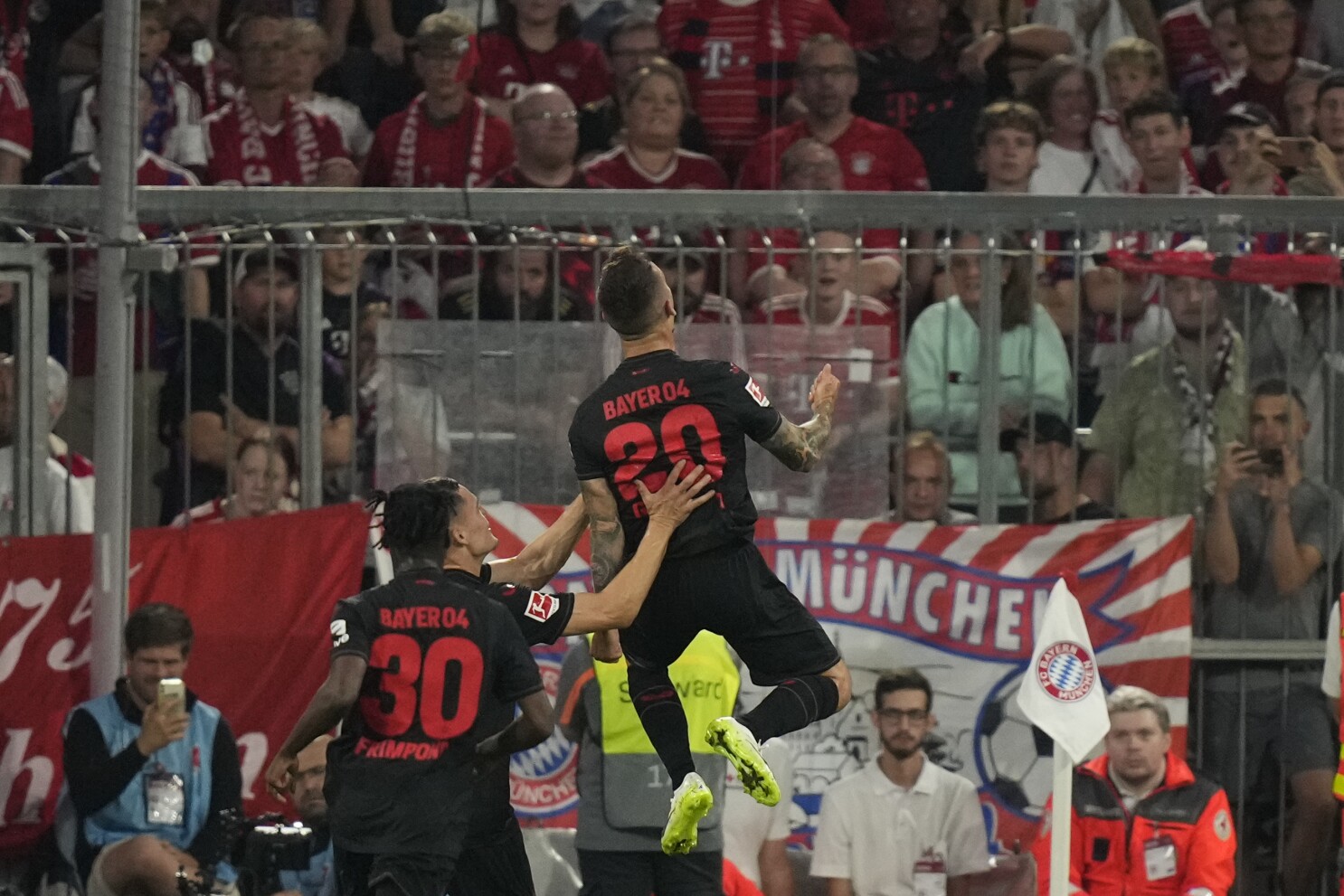 Bayer hot sale leverkusen strip